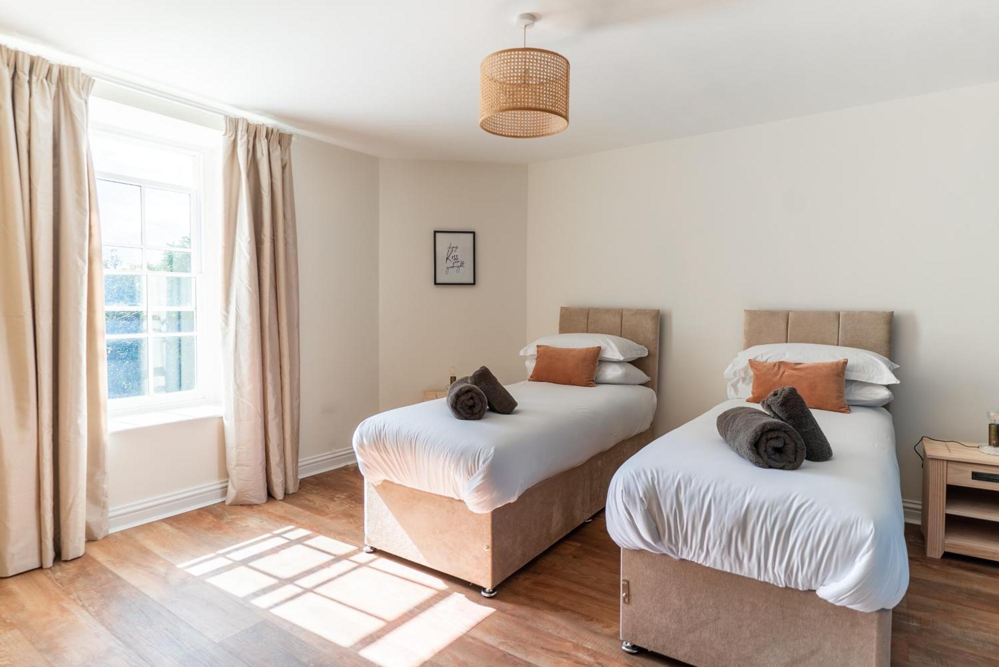 Holyland House - Greenacres Estates Lamphey المظهر الخارجي الصورة